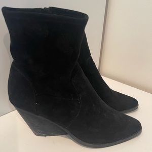 Half calf zippered boots